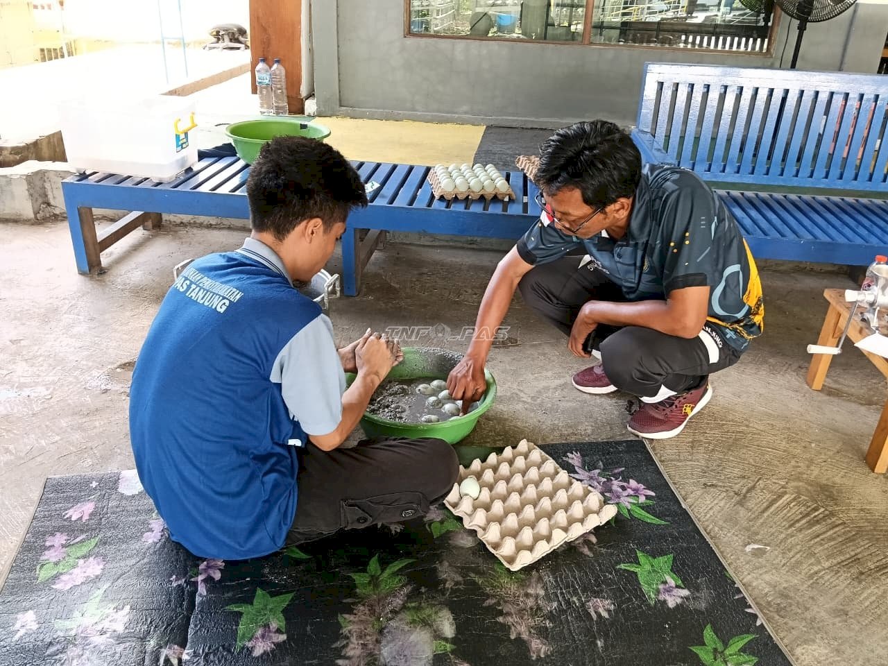 Bekali Keterampilan Usaha, Lapas Tanjung Gelar Pelatihan Pembuatan Telur Asin