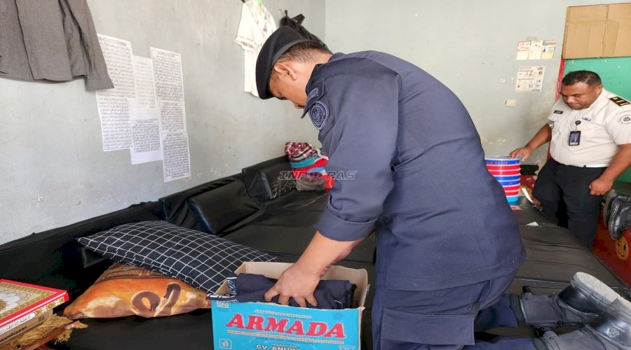 Pastikan Bersih dari Benda Terlarang, Lapas Tual Geledah Kamar Warga Binaan