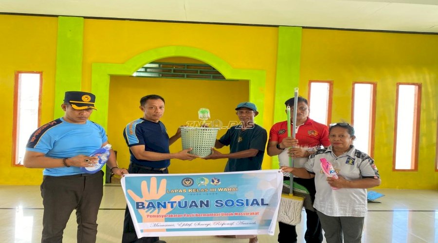 Lapas Wahai Salurkan Bantuan Alat Kebersihan untuk TPA Nurul Hidayah