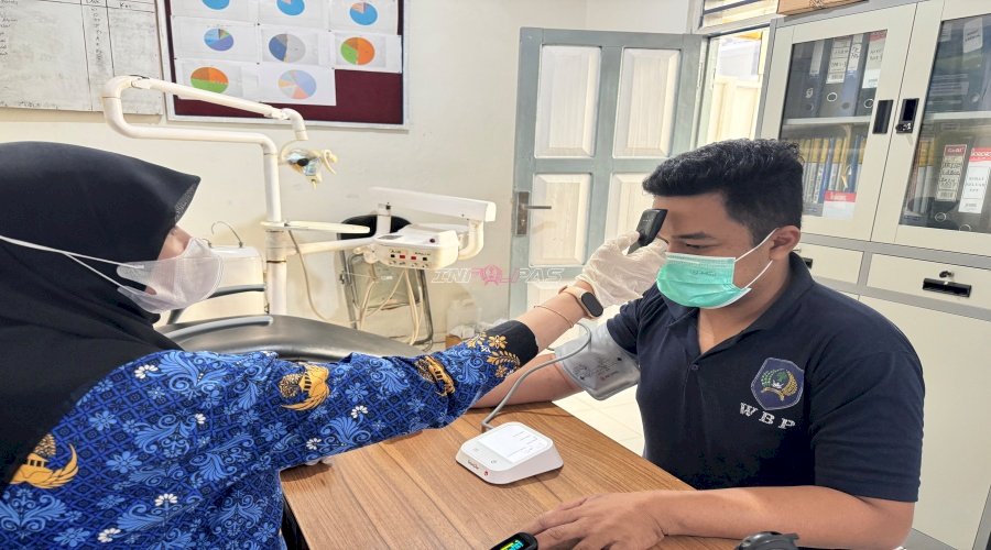 Pastikan Tetap Sehat Jalani Pembinaan, Warga Binaan Lapas Kotabaru Manfaatkan Layanan Klinik