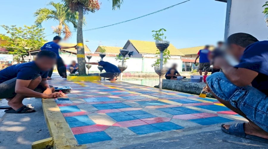 Percantik Siring Kolam Budidaya Perikanan, Warga Binaan Tuangkan Kreativitas lewat Pengecatan Estetik