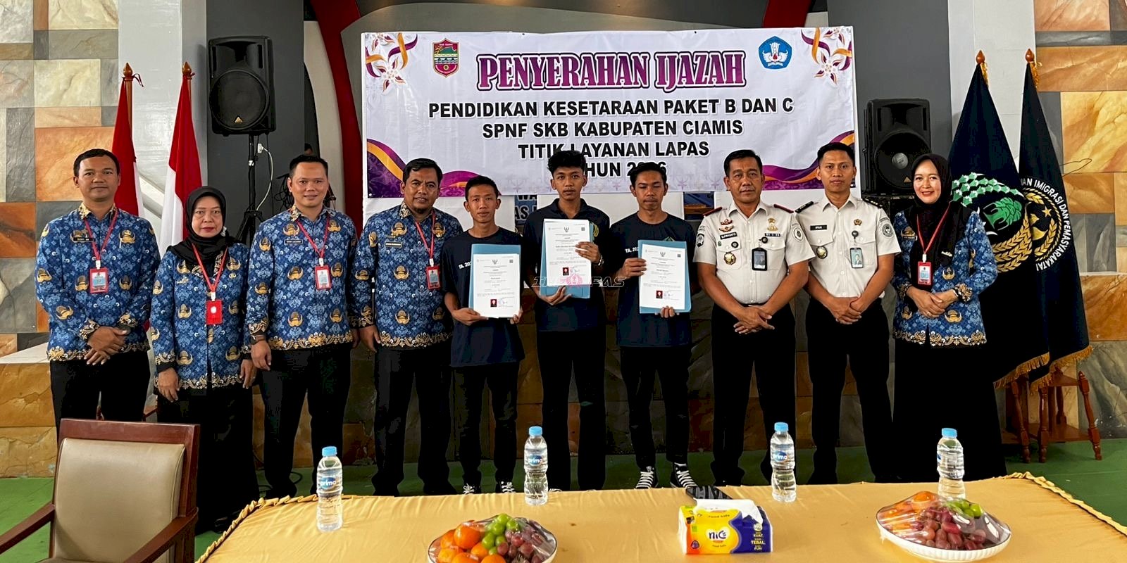 Buka Jalan Masa Depan, Warga Binaan Lapas Ciamis Resmi Terima Ijazah Paket C 