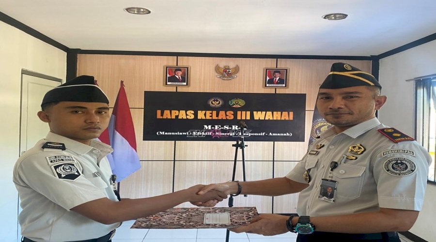 Apresiasi Kinerja, Lapas Wahai Berikan Penghargaan Petugas Teladan Triwulan II
