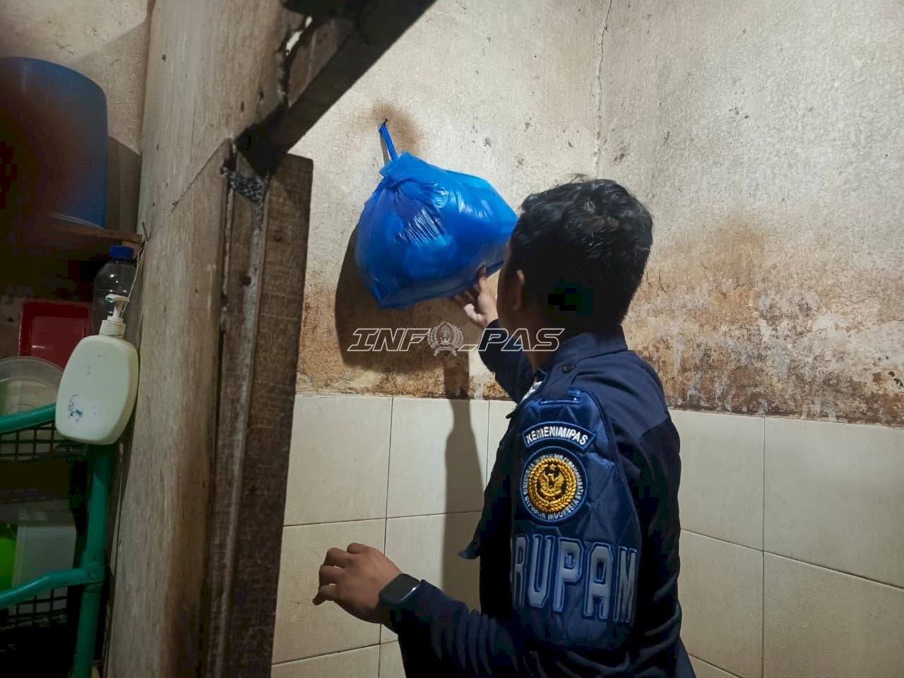 Rutan Rantau Gelar Penggeledahan Rutin, Perkuat Deteksi Dini Gangguan Kamtib
