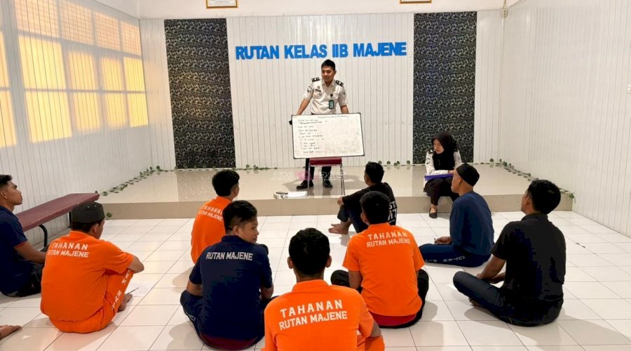 Semangat Belajar, Warga Binaan Rutan Majene Ikuti Kelas Bahasa Inggris