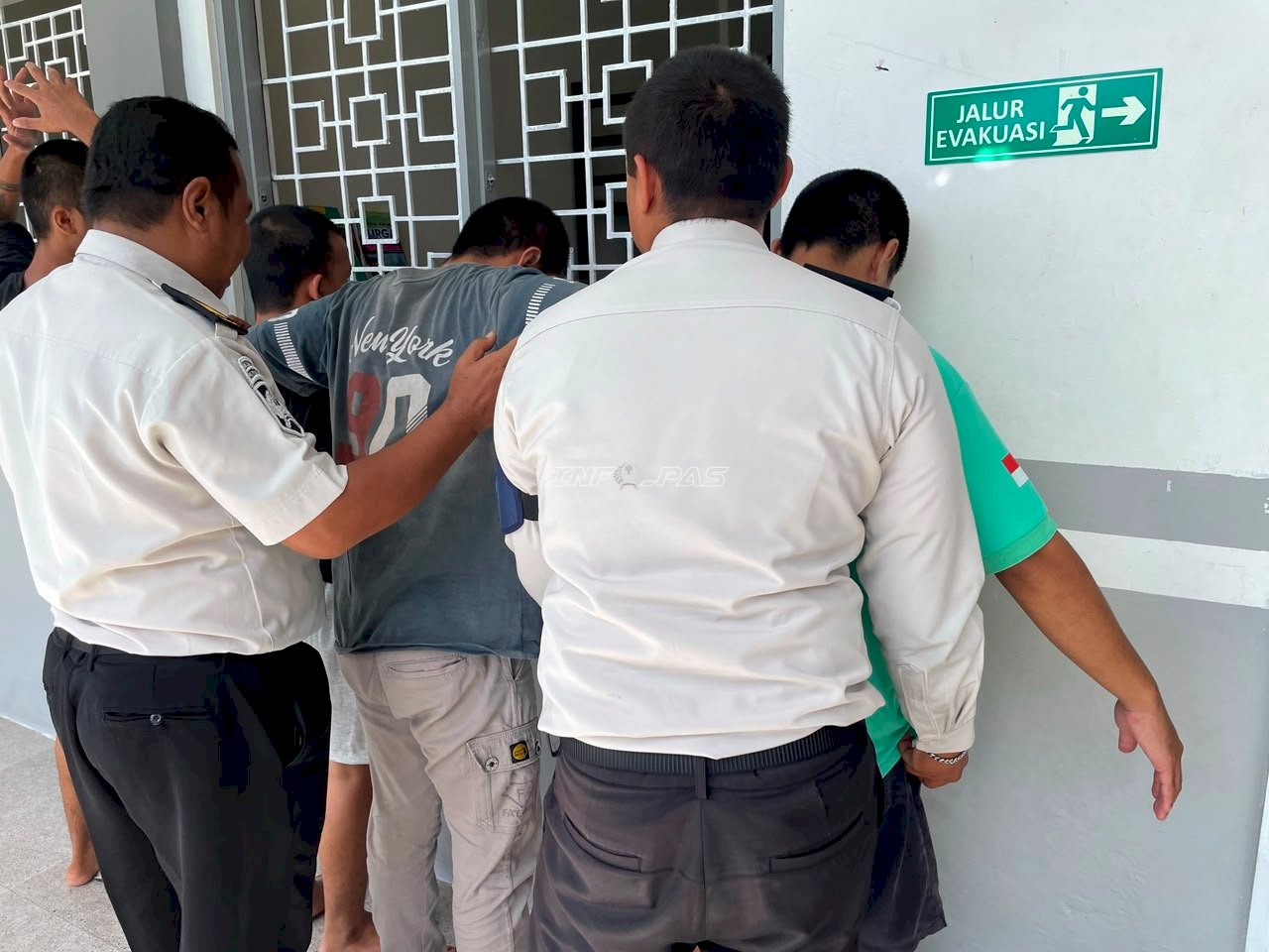 Deteksi Dini Gangguan Kamtib, LPKA Palangka Raya Geledah Kamar Hunian