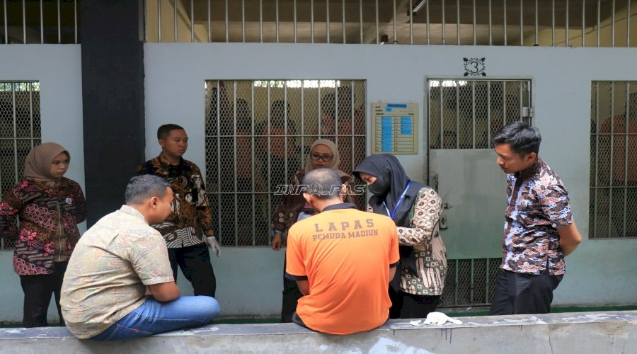 Komitmen Pelayanan Prima, Lapas Pemuda Madiun Periksa Sarpras dan Kesehatan di Blok Hunian