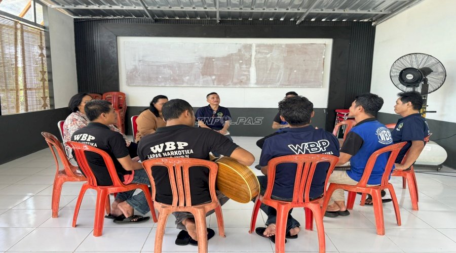 Lapas Narkotika Karang Intan Perkuat Pembinaan Mental dan Spiritual Warga Binaan melalui Kebaktian