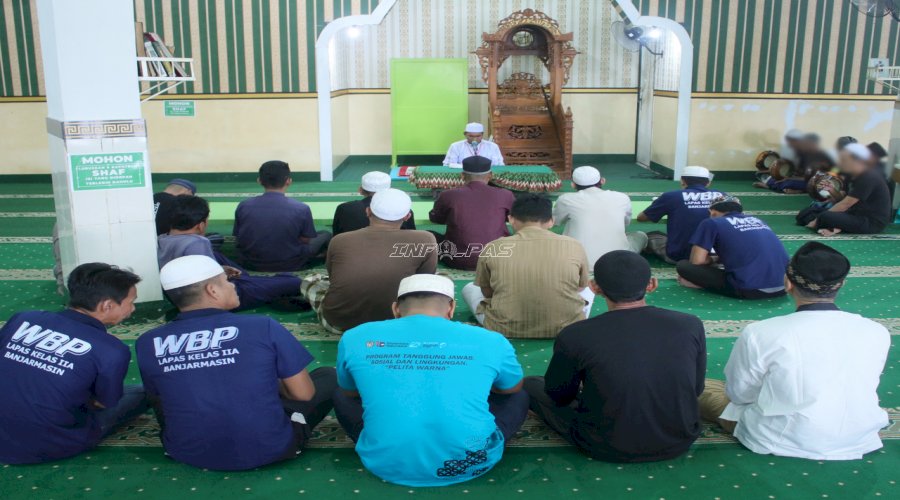 Hadirkan Hati dalam Salat, Warga Binaan Lapas Banjarmasin Perdalam Makna Tasyahud Akhir