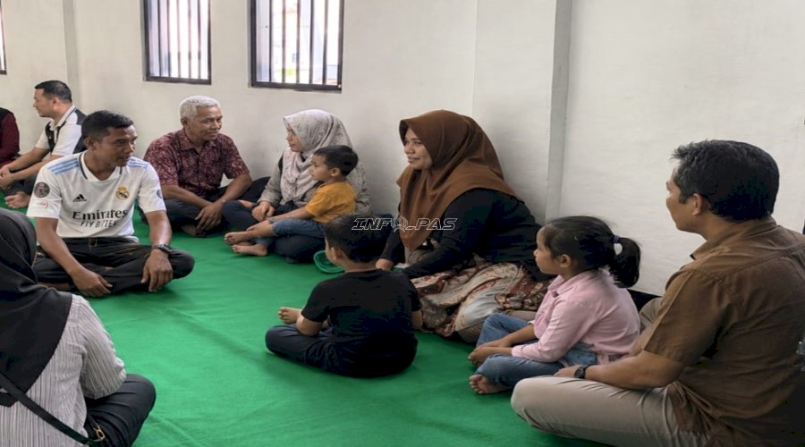 Kunjungan Khusus Harganas, Suasana Haru Selimuti Lapas Wahai