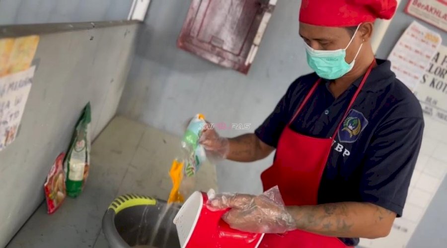 Dari Dapur Pembinaan, Warga Binaan Lapas Kotabaru Hasilkan Kacang Disco 