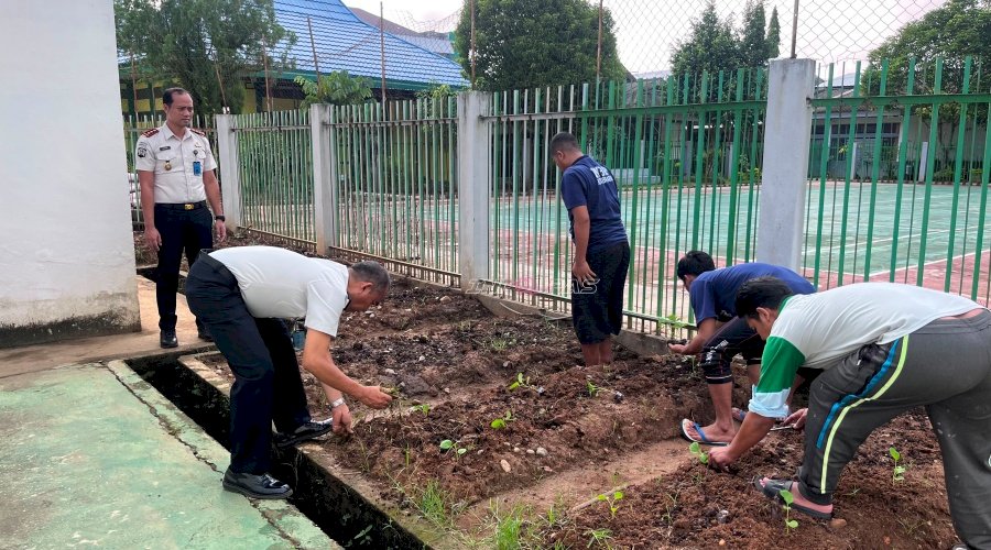 Rutan Barabai Tanam 500 Bibit Hortikultura, Wujudkan Pembinaan Kemandirian dan Ketahanan Pangan