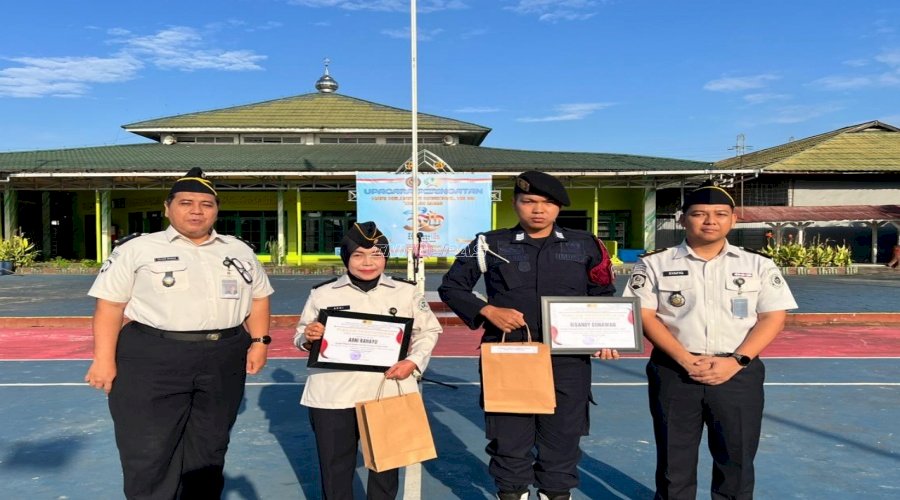Lapas Banjarmasin Anugerahkan Penghargaan Petugas Teladan dan Pemberi Layanan Terbaik Triwulan II