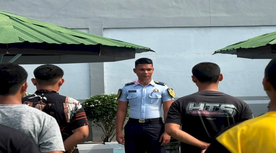 Anak Binaan LPKA Palangka Raya Latihan Baris-Berbaris bersama Taruna KKN Poltekimipas 