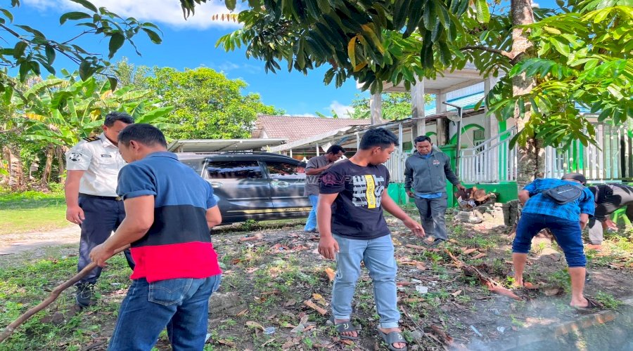 Implementasi "Bapas Peduli", Bapas Pangkalan Bun Bersihkan Musala Ar-Rohmah