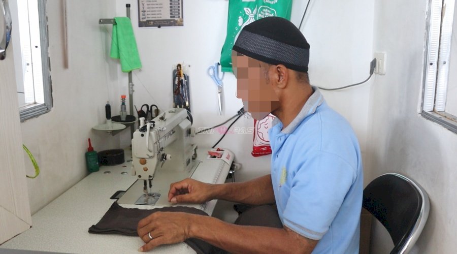 Warga Binaan Lapas Batulicin Rajut Kemandirian lewat Keterampilan Menjahit 