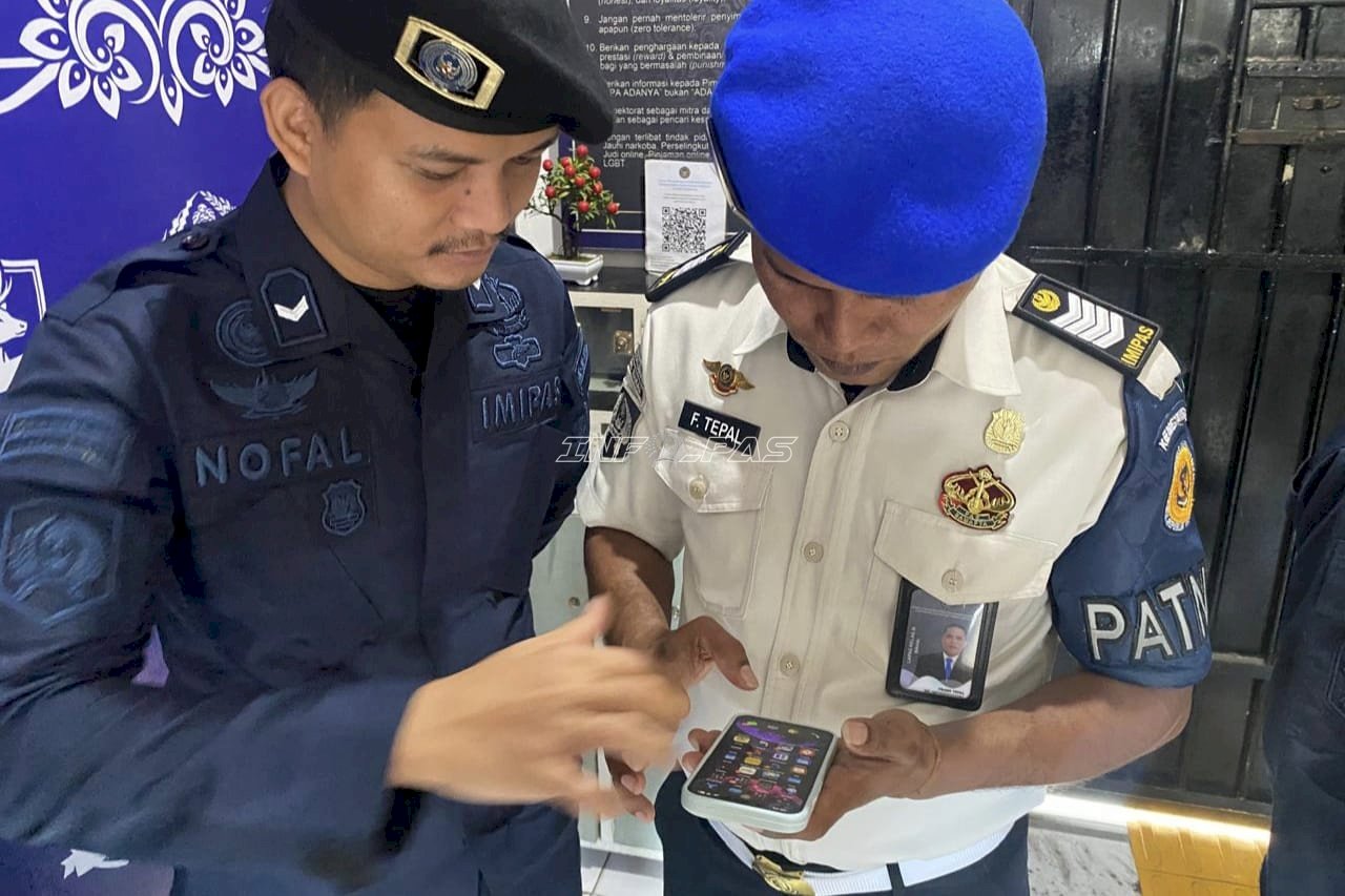 Perkuat Disiplin ASN, Lapas Wahai Gelar Pemeriksaan Atribut dan HP Petugas