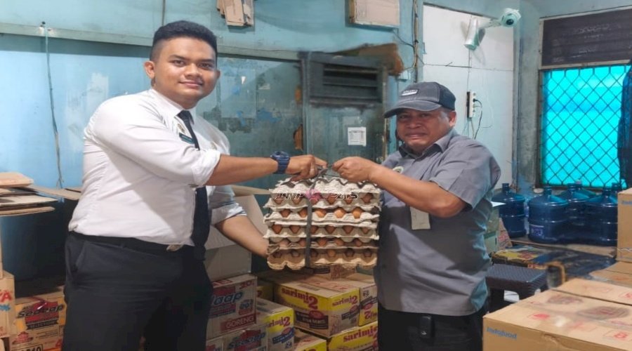 Lapas Banjarmasin Distribusikan 150 Telur Hasil Budidaya Warga Binaan ke Koperasi Lapas