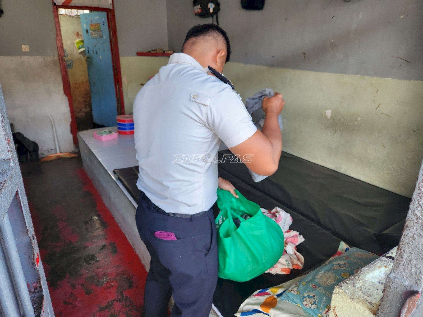Cegah Gangguan Kamtib, Lapas Tual Geledah Kamar Hunian Warga Binaan