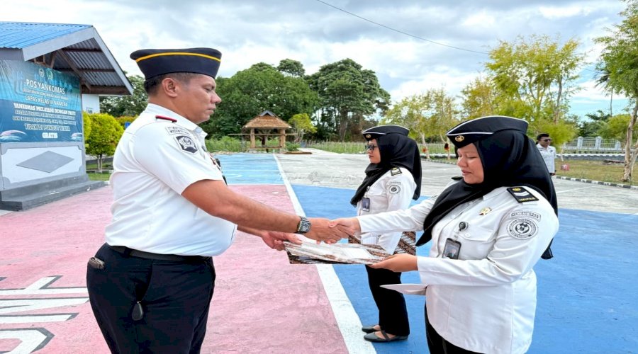 Tunjukkan Kinerja Terbaik, Dua Petugas Lapas Namlea Sandang Predikat Petugas Teladan 