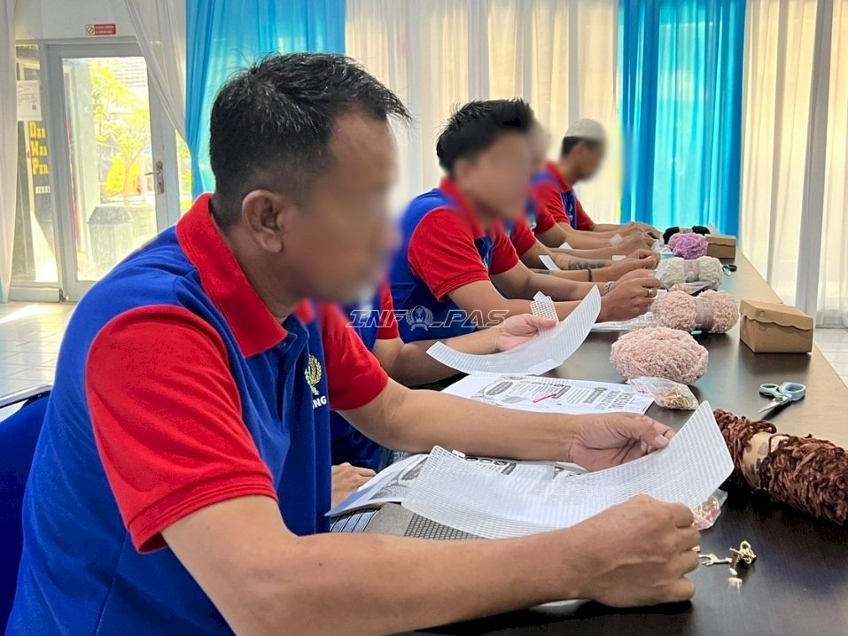 Kolaborasi dengan Rumah Kreatif Alisa, Lapas Banjarmasin Gelar Pelatihan Tas Kanvas Rajut