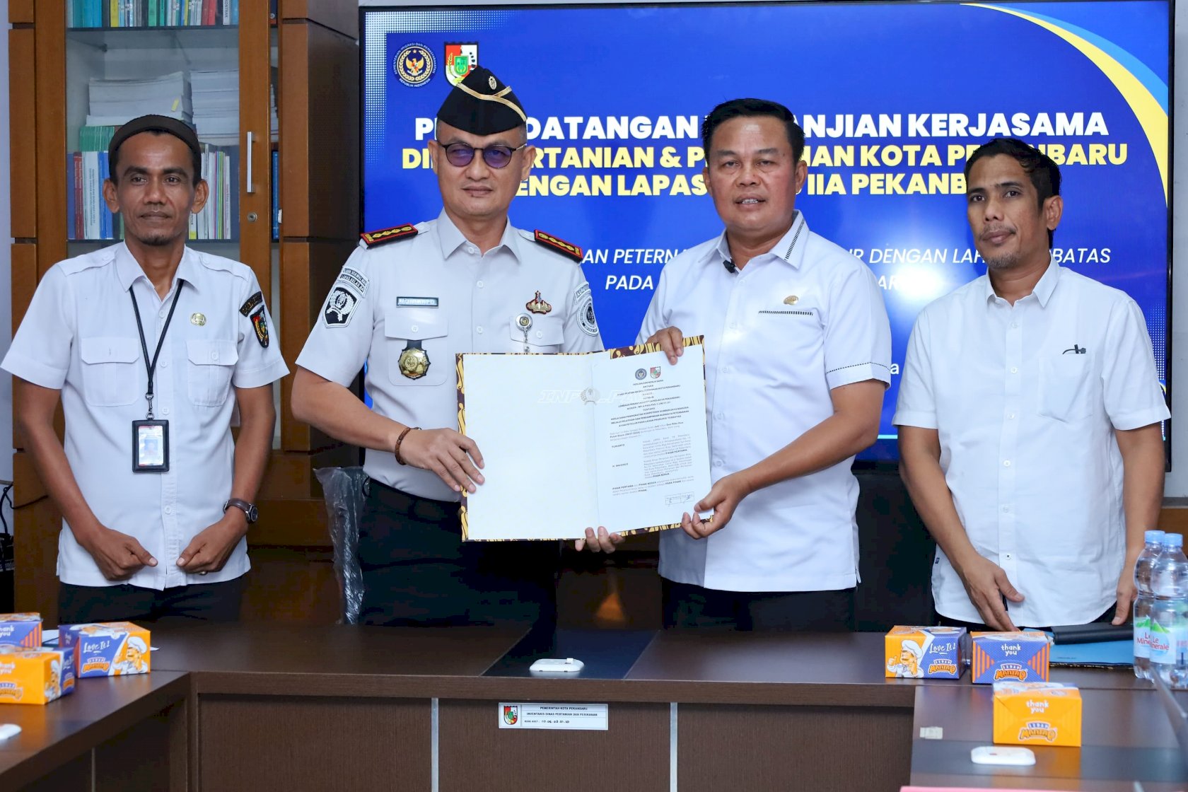 Lapas Pekanbaru-Distankan Teken PKS, Bekali Warga Binaan Keterampilan Beternak Ayam Petelur