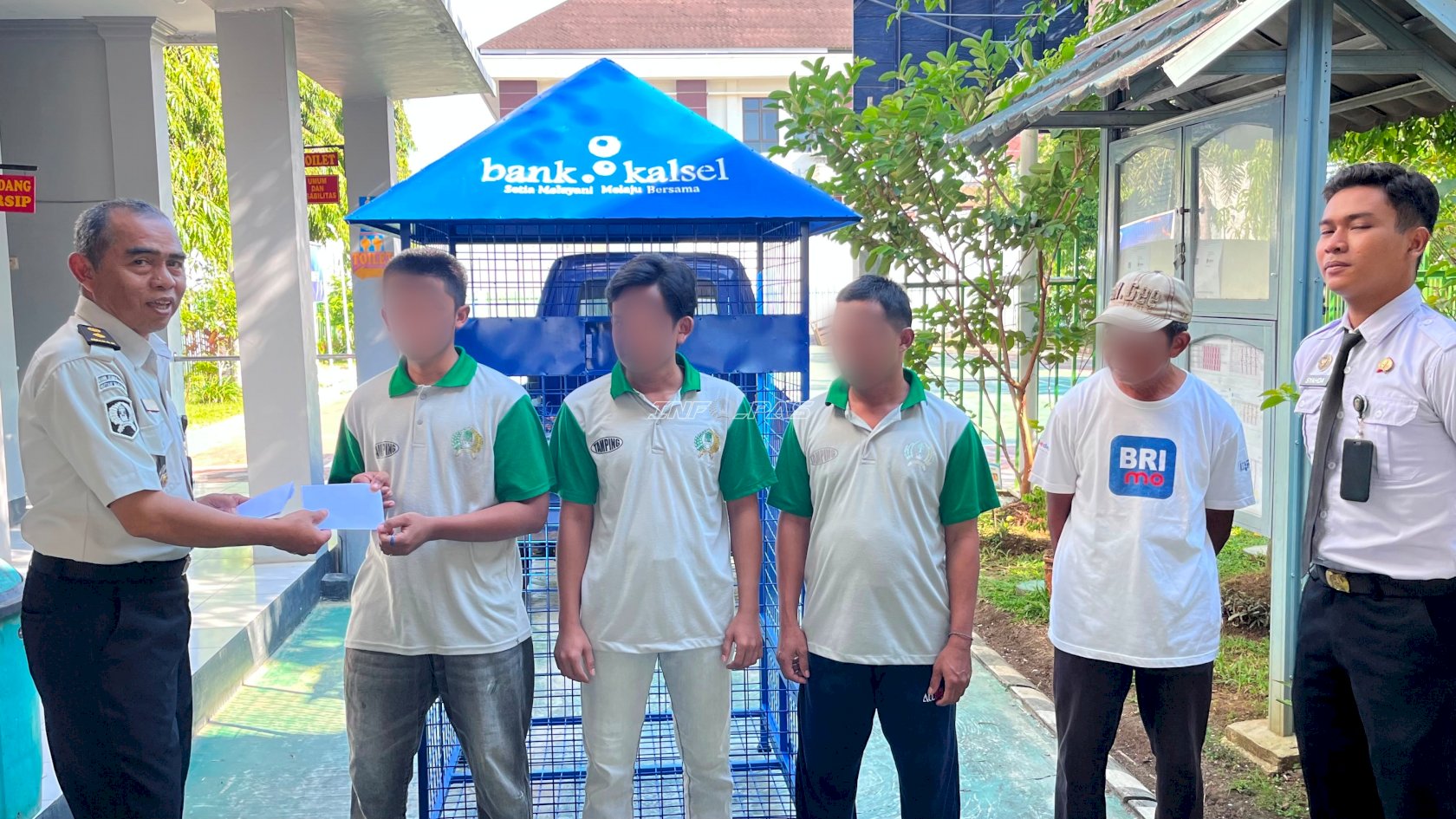 Hasil Karya Terjual, Warga Binaan Rutan Barabai Terima Premi
