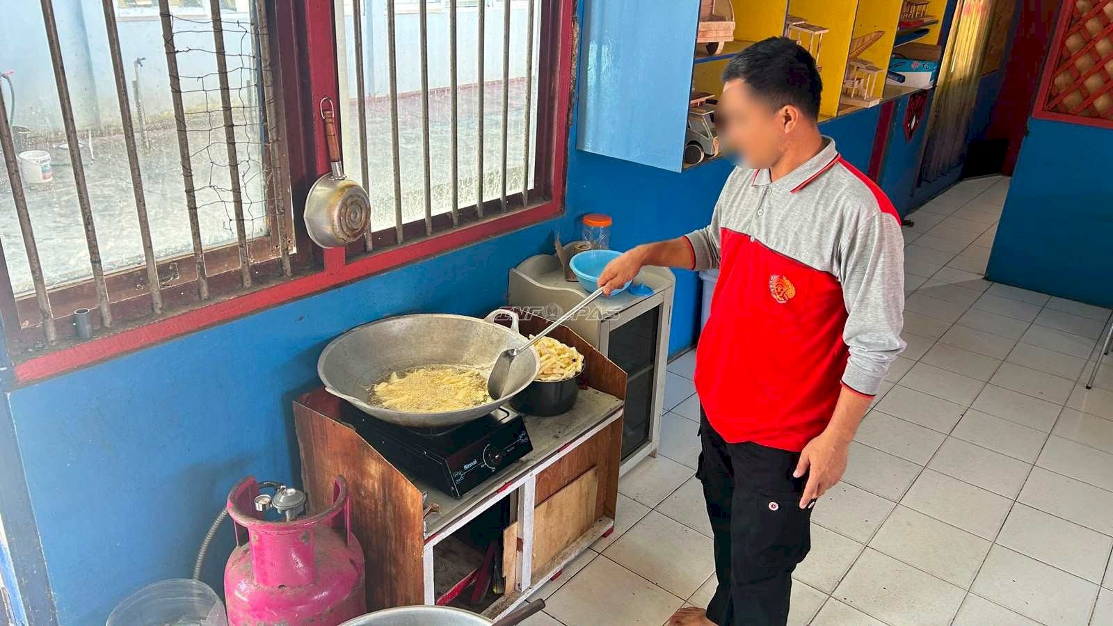 Asah Keterampilan Tata Boga, Warga Binaan Rutan Marabahan Belajar Buat Tela-Tela