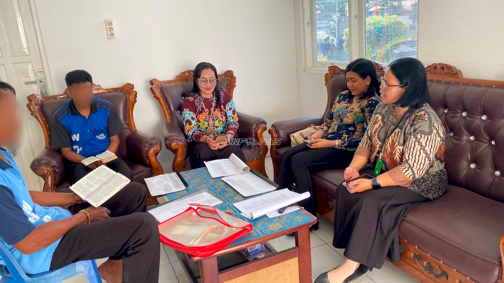 Lapas Tanjung Fasilitasi Ibadah Kristen Perkuat Pembinaan Kerohanian Warga Binaan