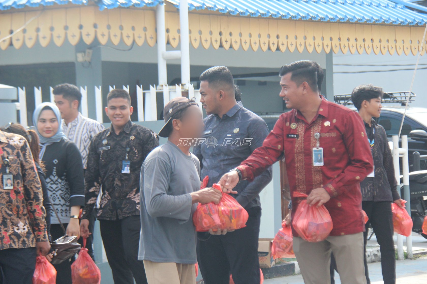 Lapas Pekanbaru Hadir di Tengah Masyarakat melalui Jumat Berkah dan Kasih