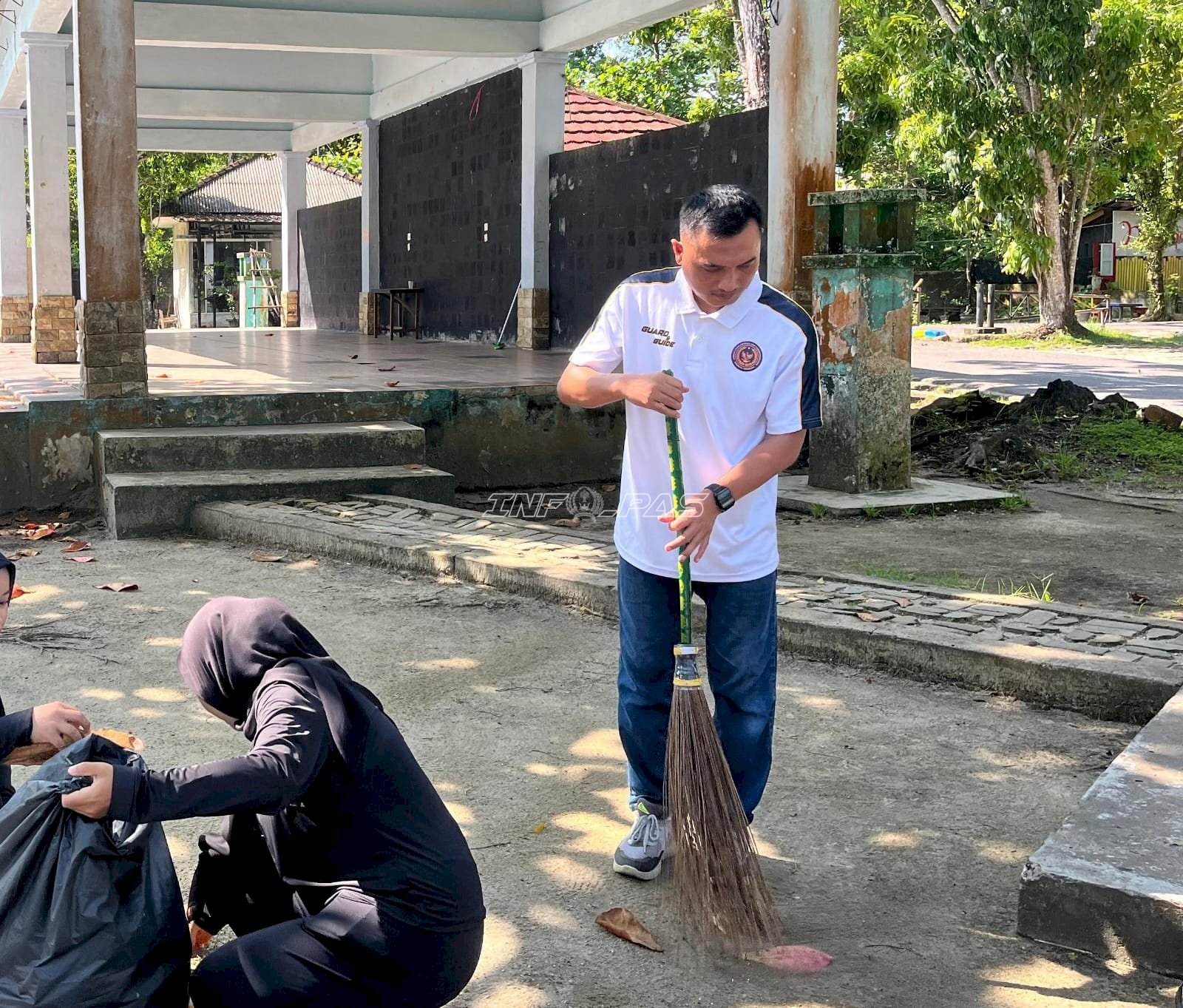 Bapas Tanjungpandan Manfaatkan WFH untuk Olahraga dan Bersih Pantai