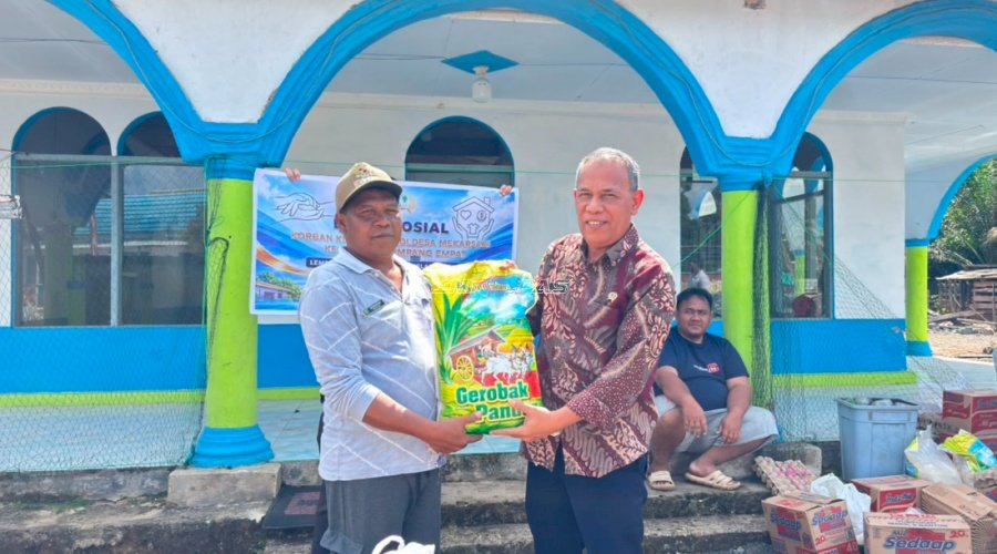 Lapas Batulicin Ulurkan Kepedulian bagi Korban Kebakaran di Desa Mekarsari