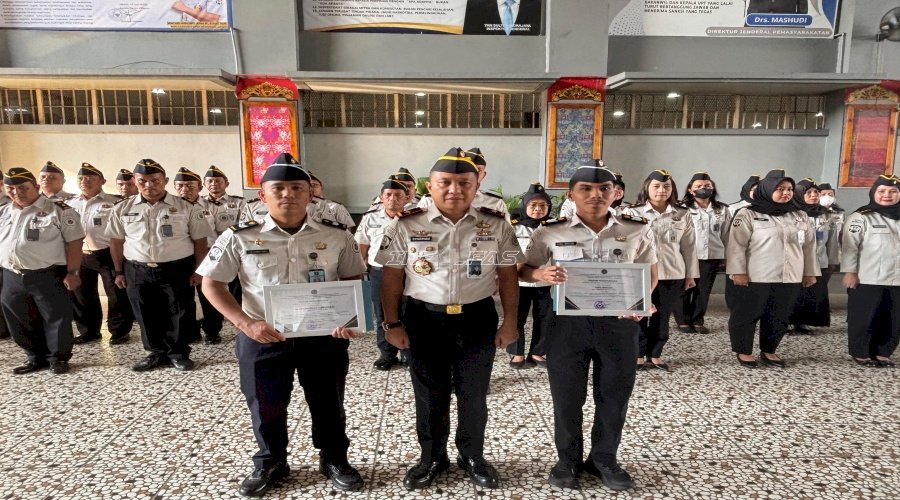 Lapas Kelas I Cipinang Berikan Penghargaan kepada Petugas Peraih Medali di Kejuaraan Kempo Nasional