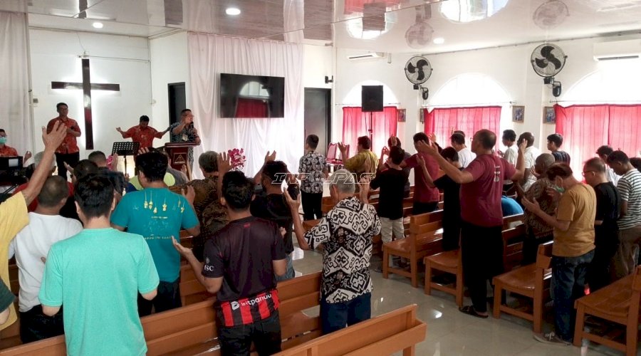 Lapas Kelas I Tangerang Fasilitasi Ibadah Warga Binaan Kristen bersama Yabes Ministry 