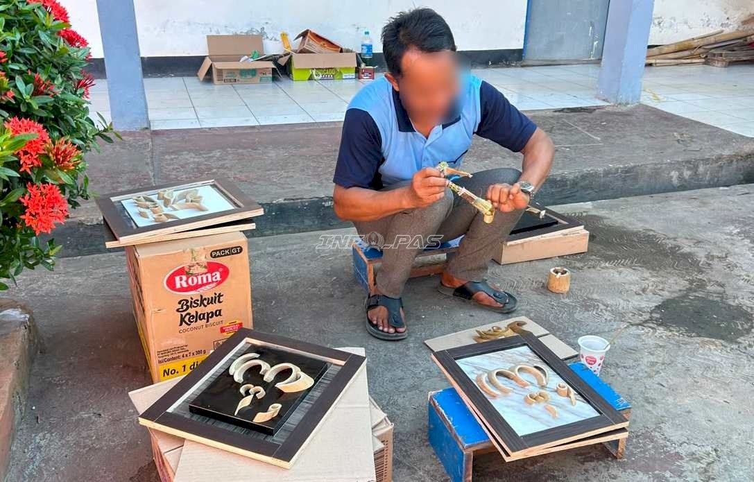 Rutan Marabahan Kembangkan Keterampilan Warga Binaan lewat Kaligrafi Bambu