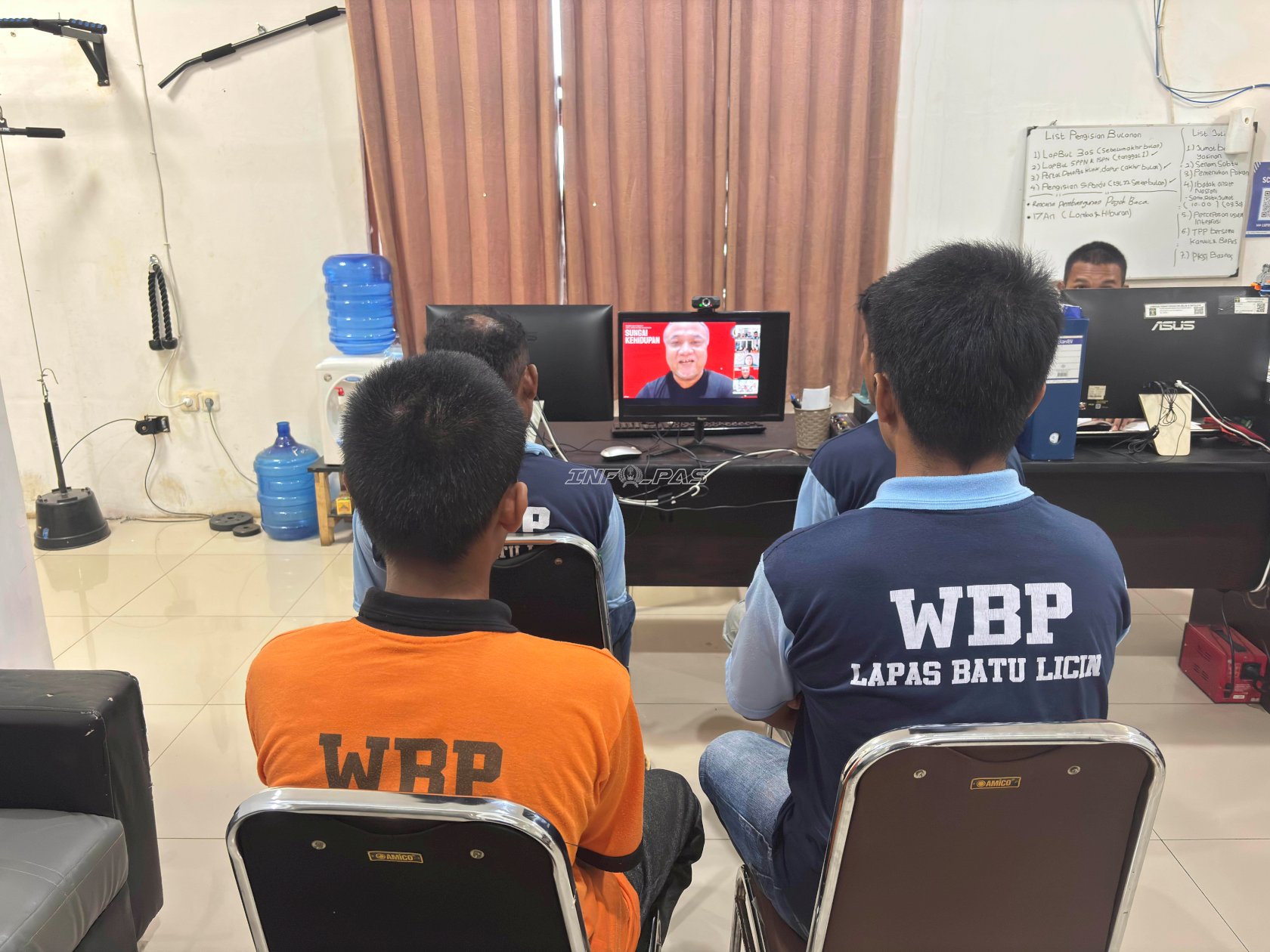 Merawat Iman di Balik Pembinaan, Warga Binaan Nasrani Lapas Batulicin Ikuti Ibadah Daring