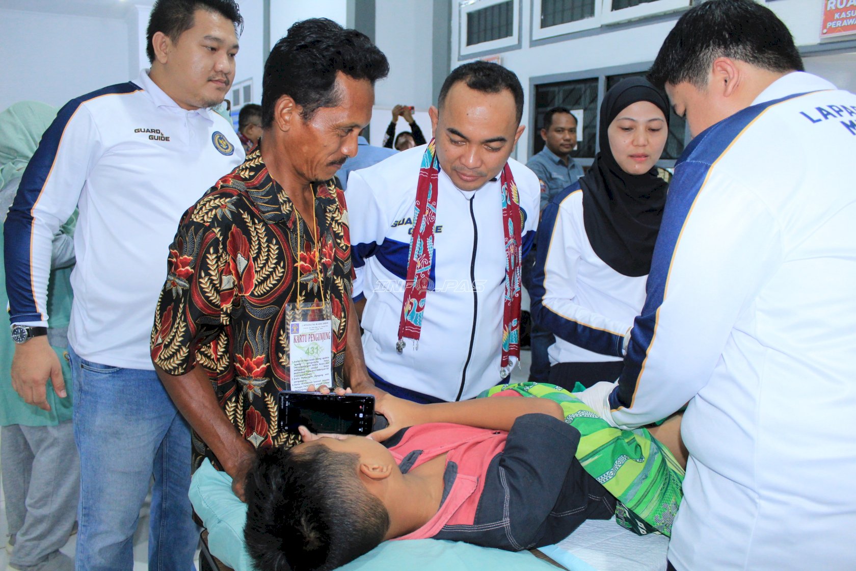 Lapas Narkotika Muara Sabak bersama Mitra Gelar Khitan Gratis