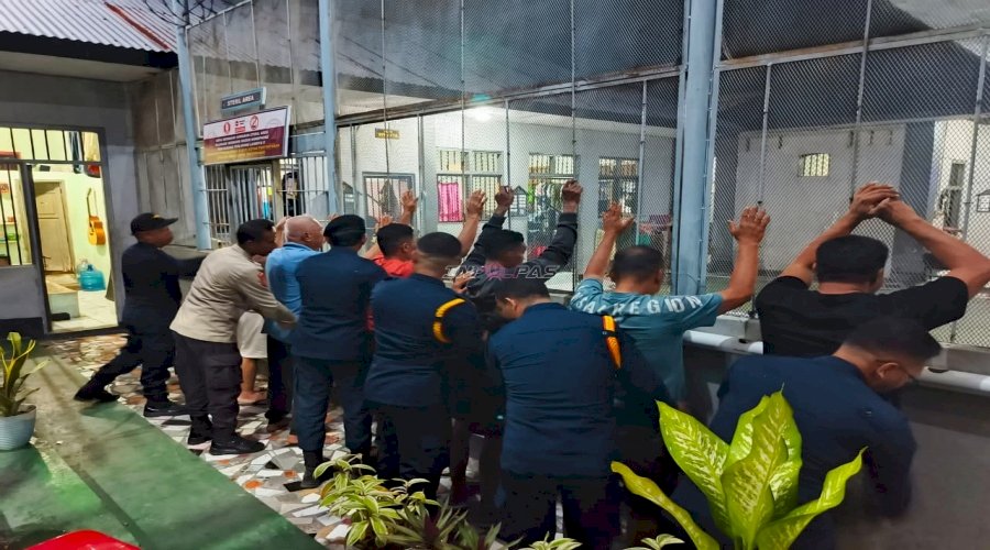 Lapas Wahai dan Polsek Wahai Jaga Kondusivitas Kamar Hunian lewat Razia Humanis 