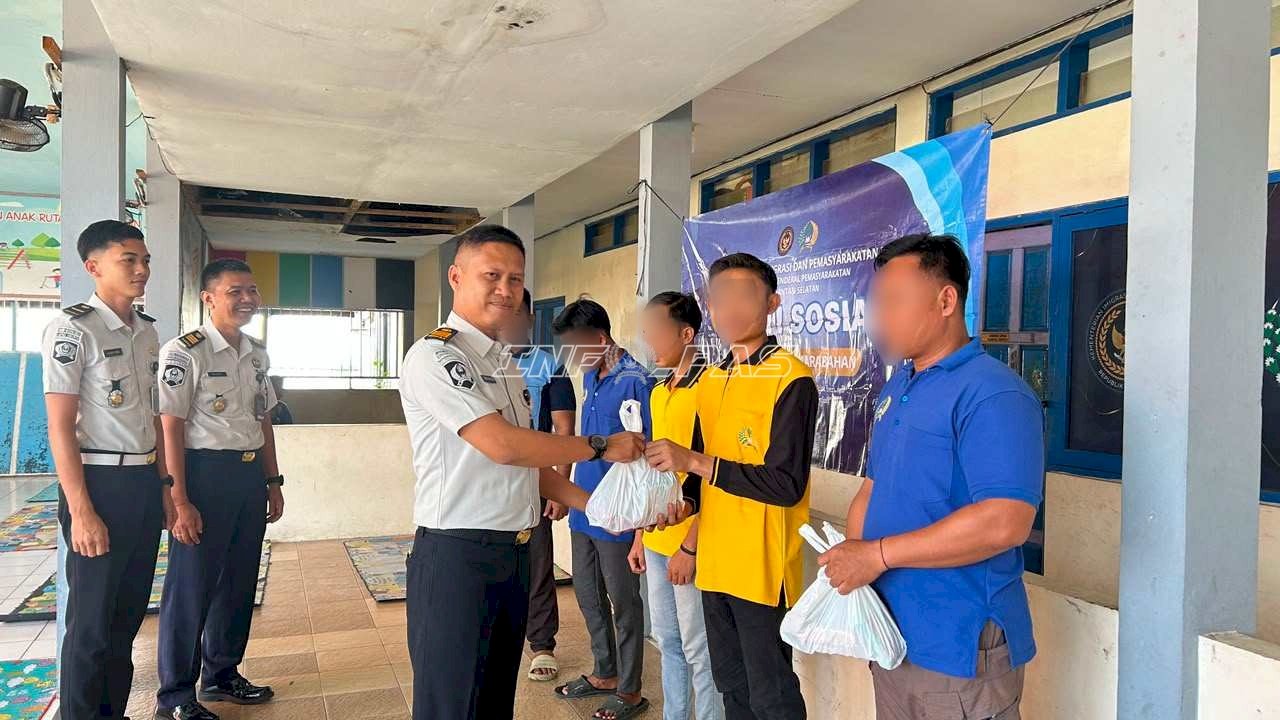 Rutan Marabahan Bagikan Bantuan Sosial Dukung Kebutuhan Warga Binaan
