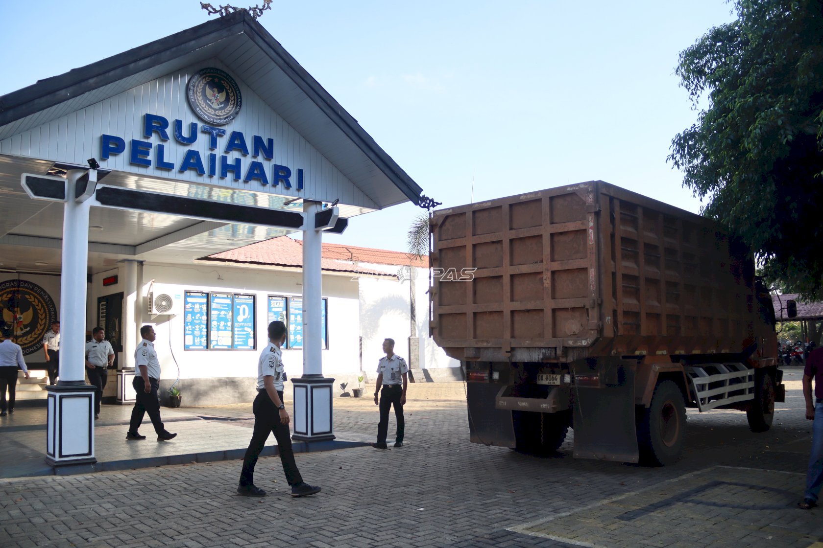 Rutan Pelaihari Terima Bantuan 15 Ton Pupuk untuk Kebun SAE