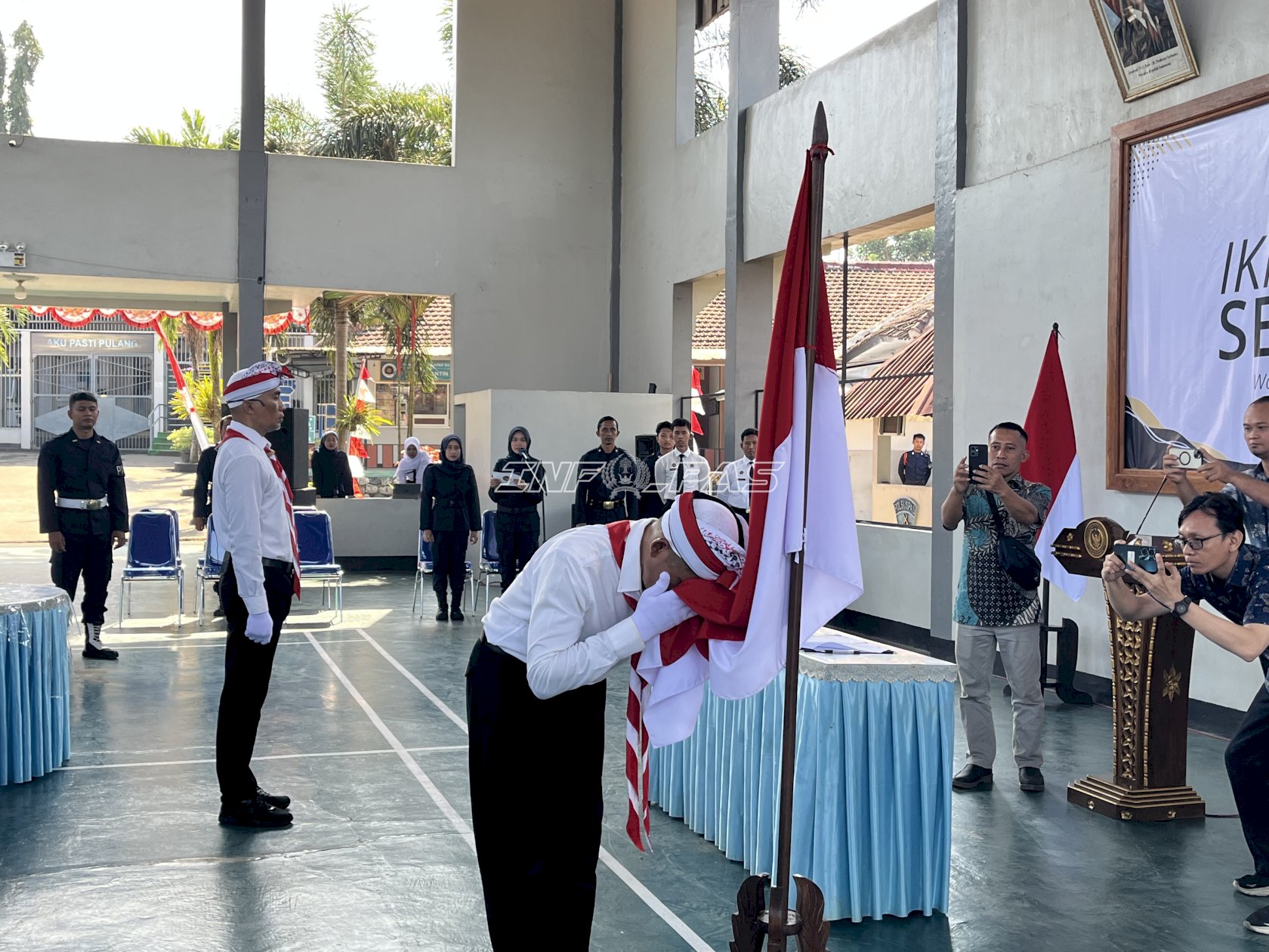 Kembali ke Pangkuan Ibu Pertiwi, 2 Narapidana Terorisme Lapas Batang Ikrar Setia NKRI