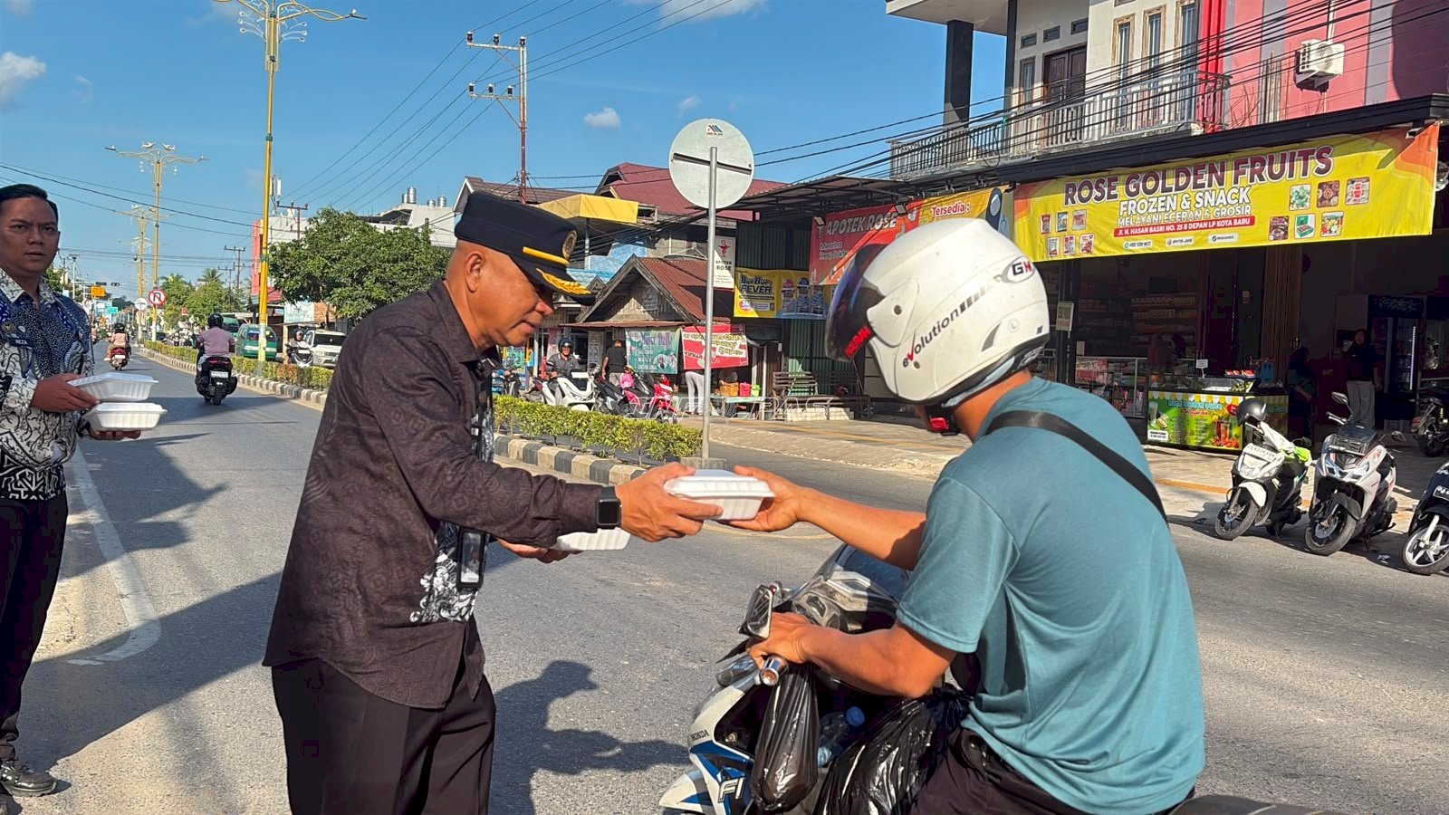 Jumat Berkah Penuh Kepedulian, Lapas Kotabaru Tebar Manfaat untuk Masyarakat
