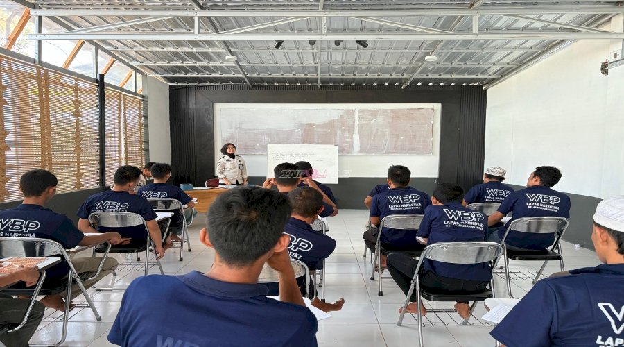 Perluas Wawasan dan Potensi Diri, Warga Binaan Lapas Narkotika Karang Intan Ikuti Pembelajaran Paket B