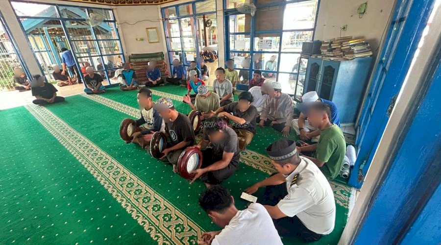 Perkuat Pembinaan Kepribadian, Warga Binaan Rutan Marabahan Latih Seni Hadrah di Masjid Al Mujahiddin
