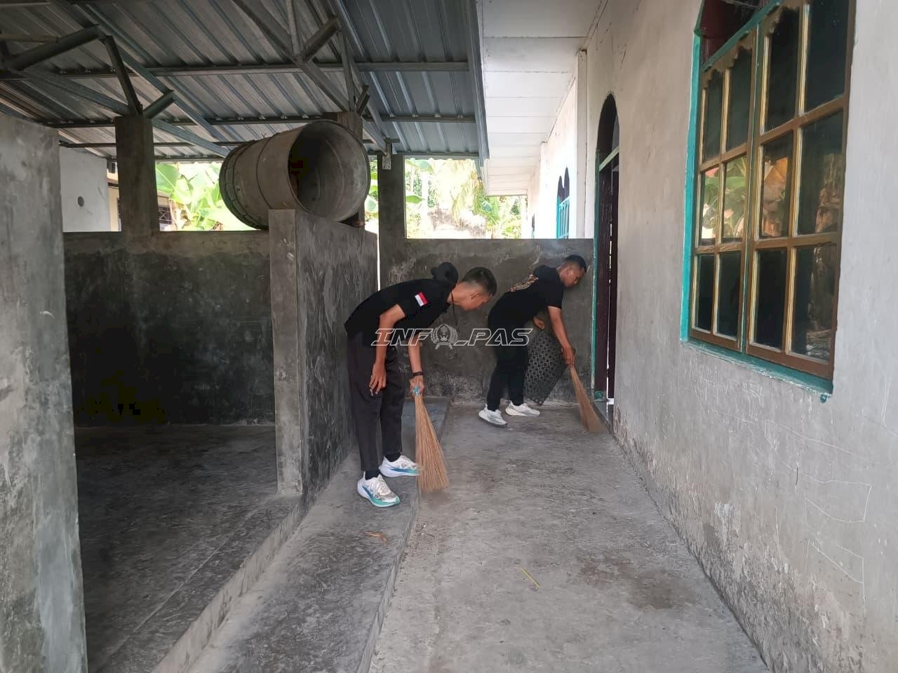 Rutan Majene Bersihkan Tempat Ibadah, Wujudkan Pemasyarakatan Berdampak