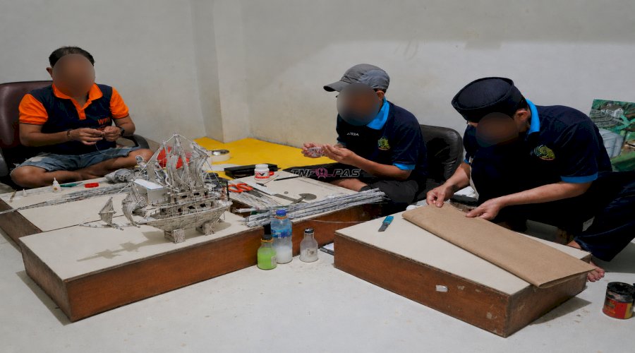Warga Binaan Lapas Kelas I Tangerang Sulap Bungkus Semen Bekas Jadi Kerajinan Bernilai Ekonomi