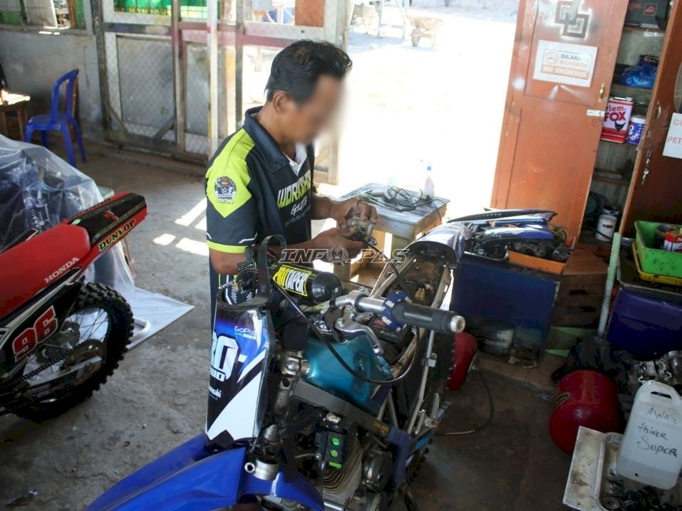 Lapas Banjarmasin Bekali Warga Binaan Keterampilan Otomotif lewat Praktik Perbaikan Sepeda Motor