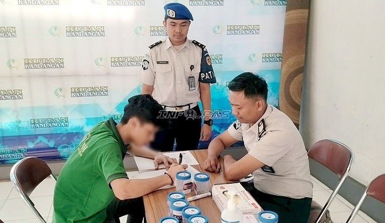 Rutan Kandangan Gelar Tes Urine Dadakan bagi Petugas dan Warga Binaan