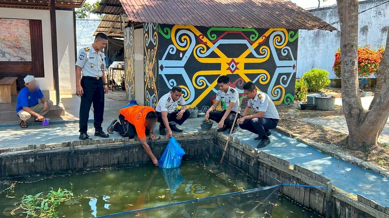 Tebar 700 Bibit, Rutan Marabahan Siap Kembangkan Budidaya Lele