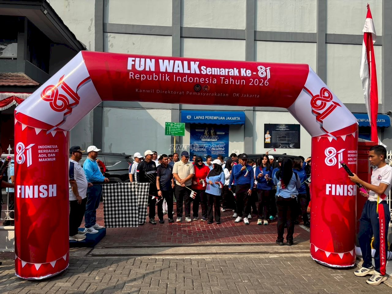 Lapas Cipinang Ikuti Fun Walk dan Bakti Sosial Sambut HUT Ke-81 RI